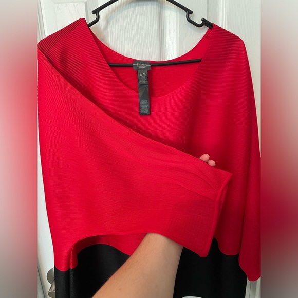 Chico’s Travelers Pleated Red and Black Colorblock Poncho blouse - Picture 4 of 7